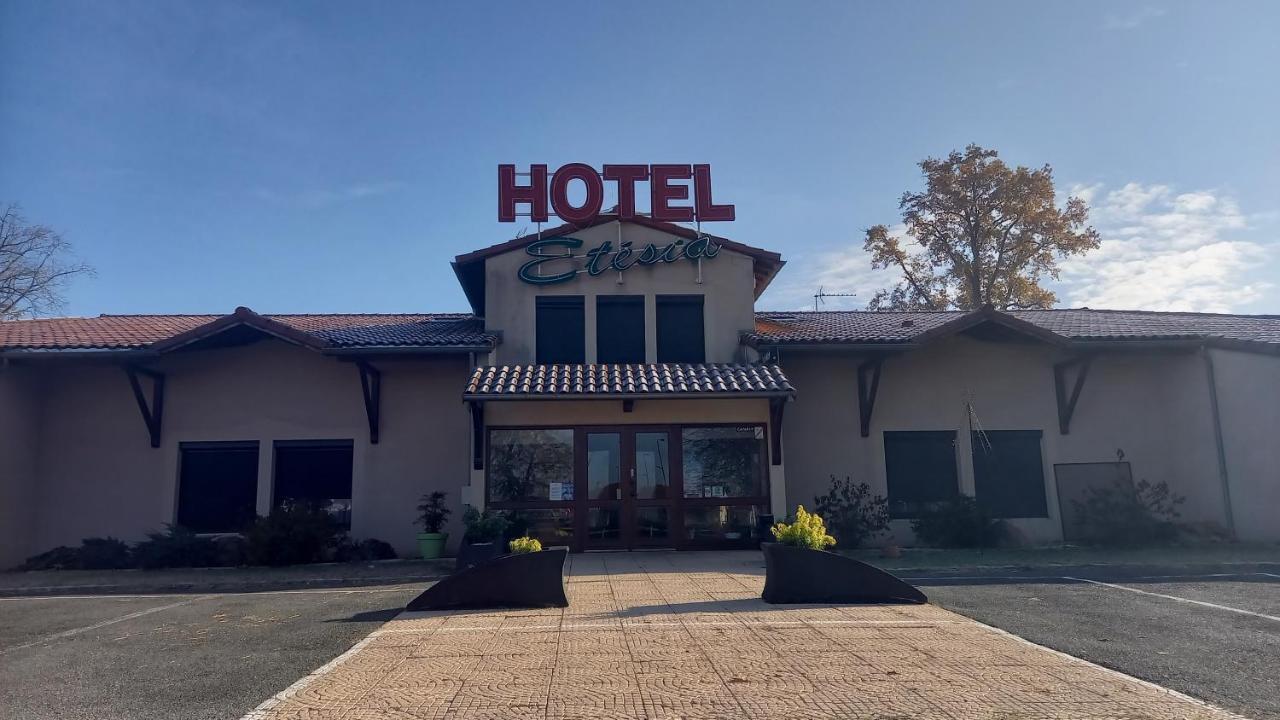 Etesia Hotel Feurs Екстериор снимка